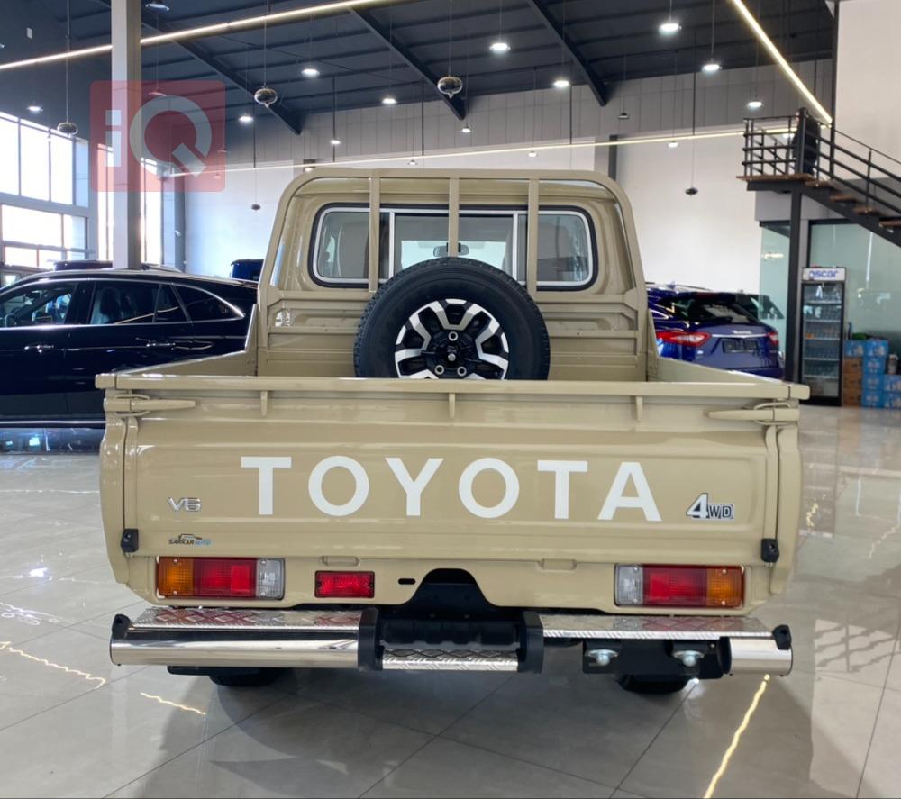 Toyota Land Cruiser Pickup